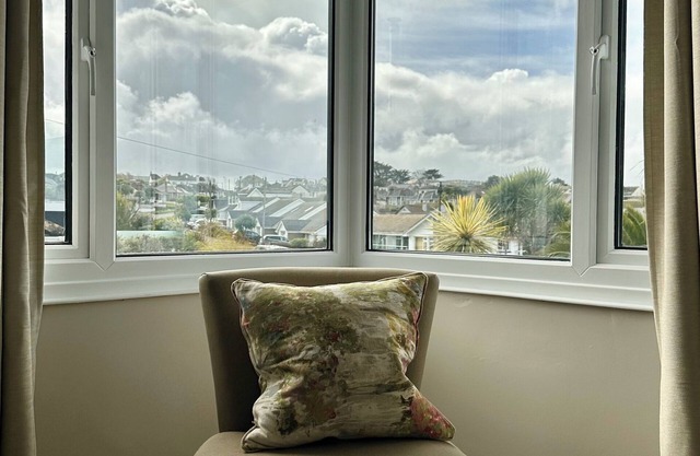 The Retreat Porth, sea views and close to the beach