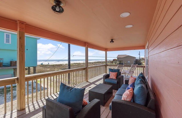 The Rising Sun - 2nd Row - Ocean View Steps from Beach - Pet Friendly 🐶