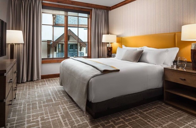 The Ritz-Carlton Club Vail - 2 bd, 2.5 bath - Nov. 8-14
