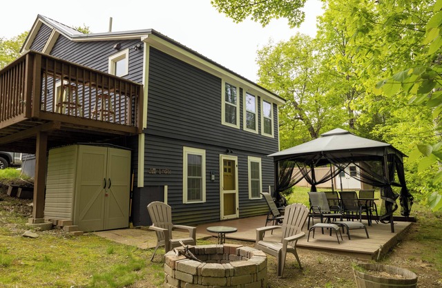 The River House - Charming 2-bedroom house on the river