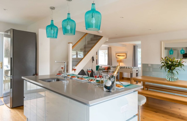 Spacieuse maison de vacances 4 chambres Croyde avec bain à remous