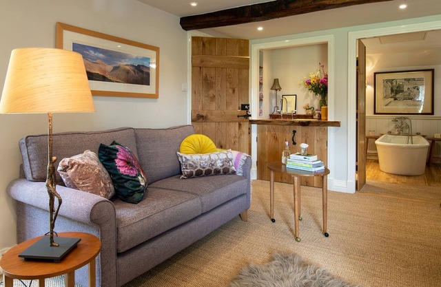 The Room @Rawsons - Boutique decor on a beautiful farm