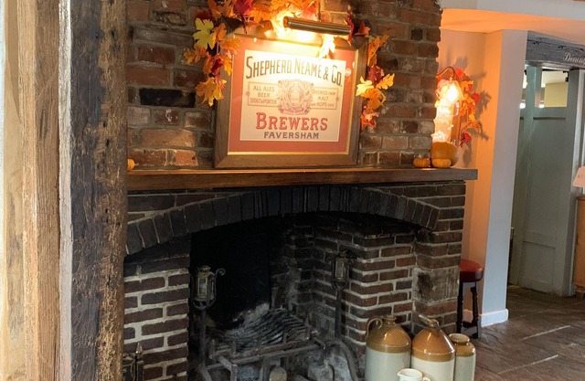 The Rose And Crown