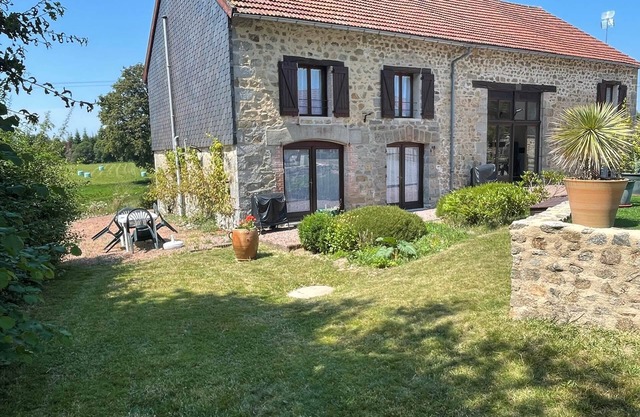 Gîte Le Roseau à la campagne avec piscine
