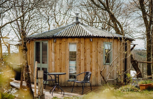 The Round House is sited in the woods of the stunning Begelly house