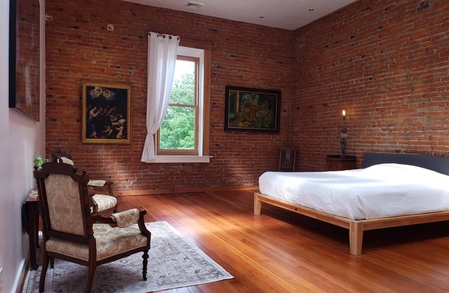 The Royal Block - Room 1