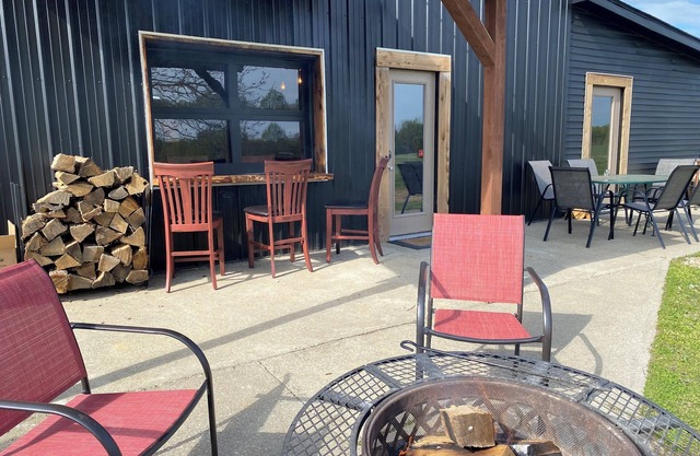 The Roost- Charming 4-bedroom barn in beautiful Heltonville