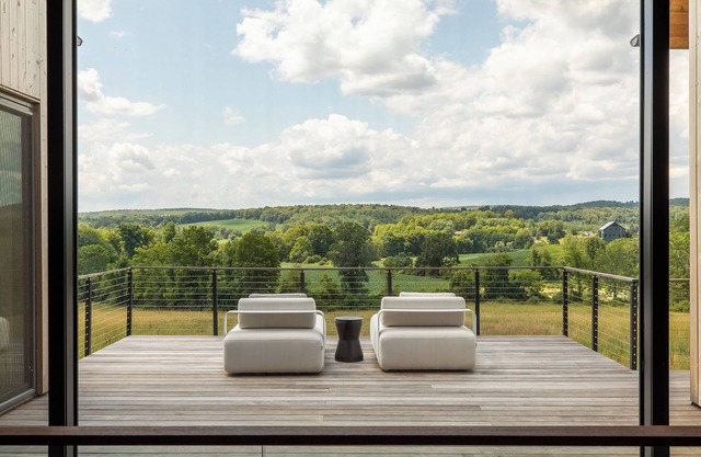 The Rye House: All-Season Paradise w/Pool+Hot Tub