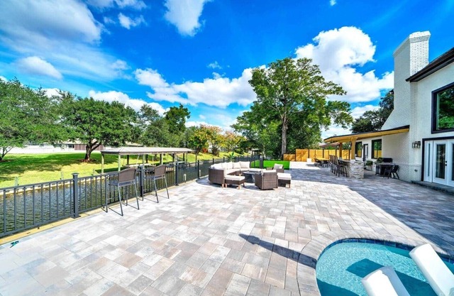 The Sage House: Luxury on the Canal w/ Pool, Jacuzzi, Private Dock, Sleeps 12