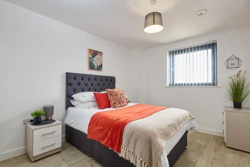 The Salford Quay, Warm & Beautiful Apartment with Hyper Fast WiFi & Great views!