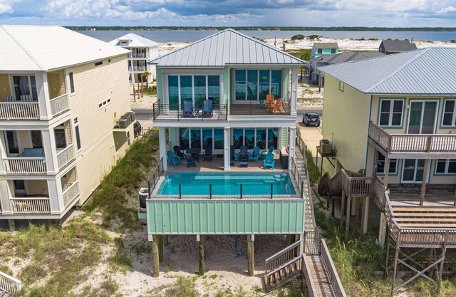 The Salt Life: Beachfront w/ Private Pool on Deck!