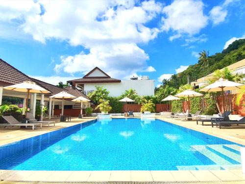 The Sands 3 Bedrooms Beachside Apartment in Naiharn