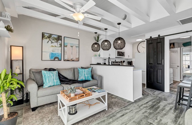 The Scooby Shack-A fully remodeled home with private neighborhood beach access!