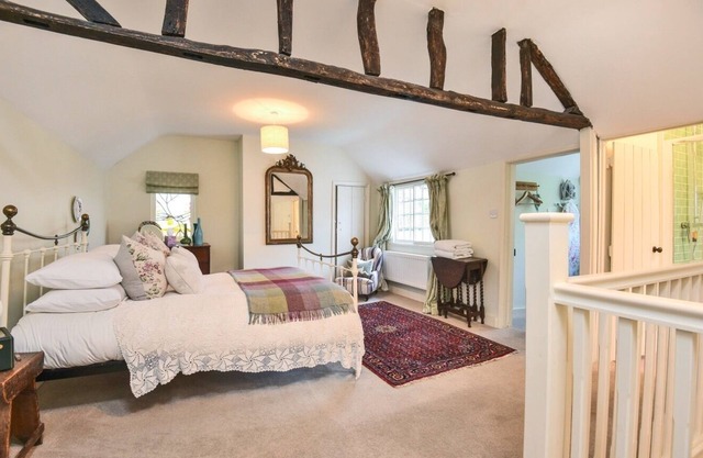 Le Secret Cottage dans le centre du village historique de Kimbolton, Cambridgeshire