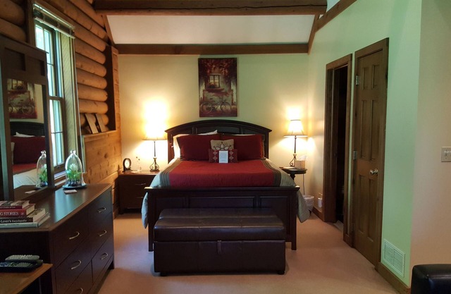 La suite Serenity est une suite cabine privée au Heartland Country Resort & Lodge