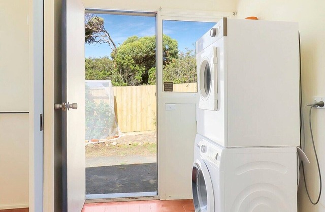 The Shack – Ultimate location next to Beach