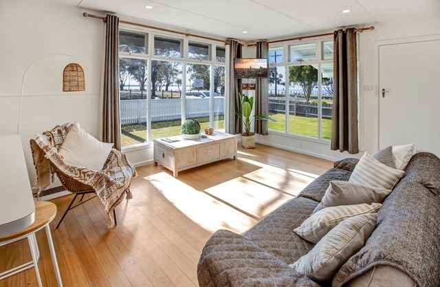 Take a short stroll down to the lakefront at the end of the road to swim, boa