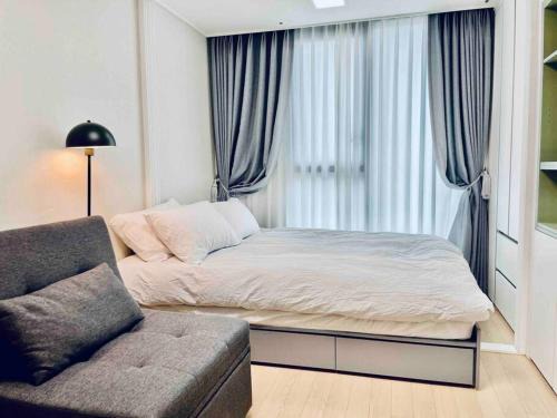THE SHARE Myeongdong High-rise Floor & Free GYM #Subway station 3min #Myeongdong 10min