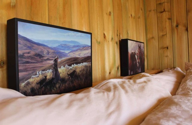 The Shearer's Hut, a Cosy Shepherds hut
