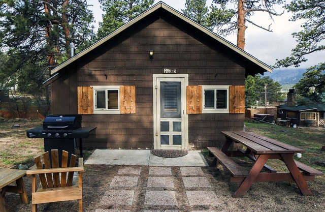 La maison du shérif est une cabine 1 chambre rustique et confortable à proximité du parc national