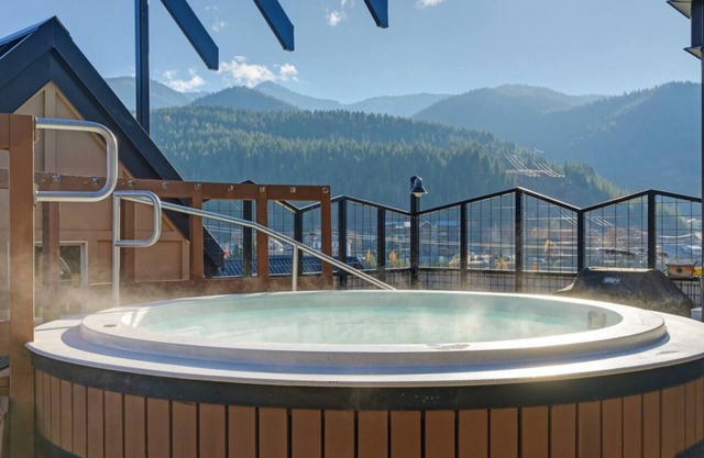 The Silver Valley Slope - Resort and Hot Tub!