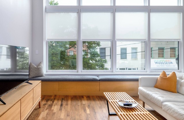 The Sinclair: 201: Modern Urban Luxe: UNE NOUVELLE résidence contemporaine de qualité