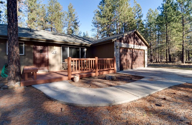 The Sisters Moose Home in Tollgate Sleeps 6 Access to Seasonal Pool