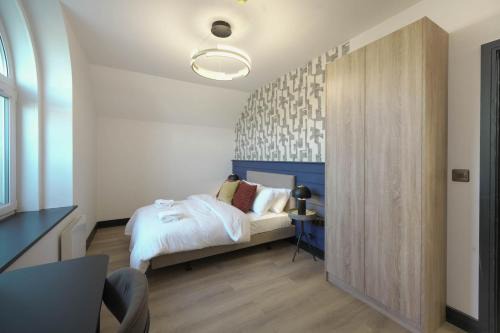 The Sixty Aparthotel - Central Cardiff Apartment with Parking