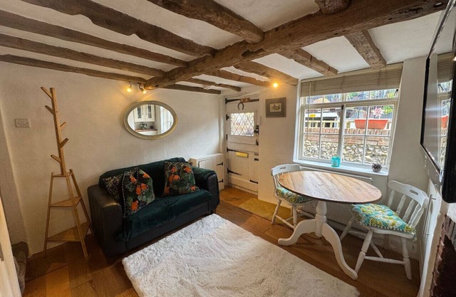 The Snug in the centre of Henley
