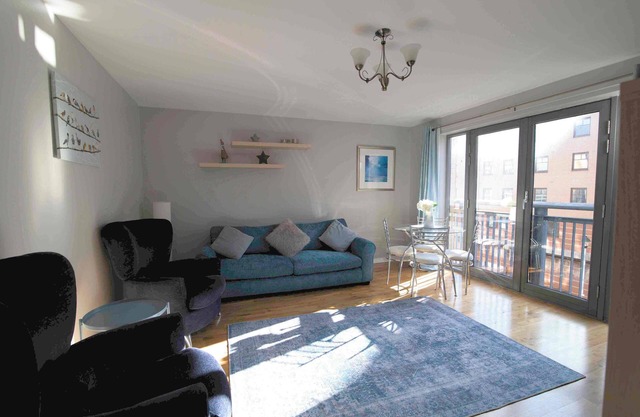 Appartement de ville marchande de luxe contemporain lumineux