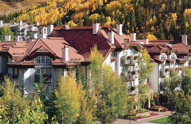 The Sonnenalp King Room in the heart of Vail Village - pool, spa, walk to ski!