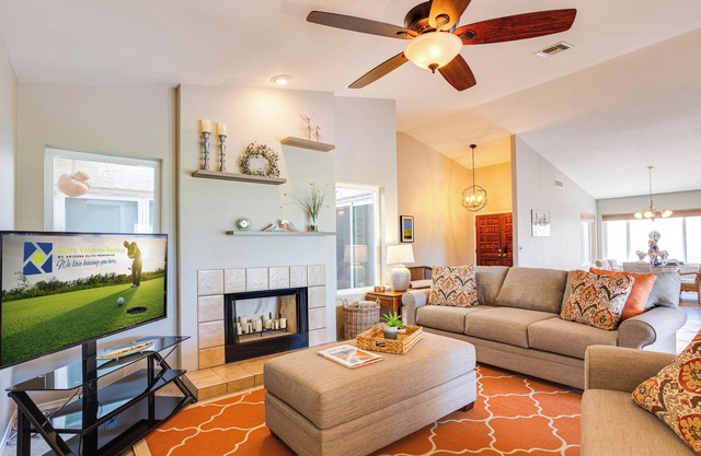 Golf Course Home. Sun Lakes. Amenities Galore.