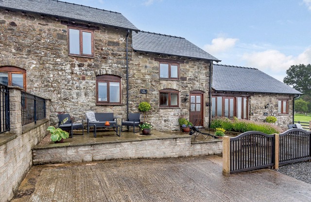 Les écuries, LLANFAIR CAEREINION