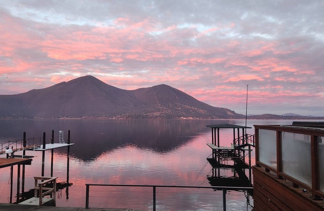 LAST Minute Special Rates for May 5-11, Waterfront Lakehouse with private dock