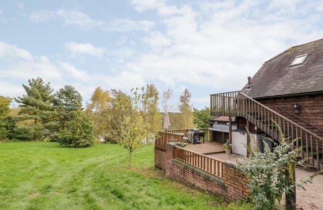 L'Appartement Stilehouse, MENITH WOOD