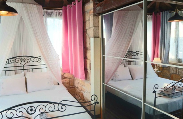 LA MAISON EN PIERRE ANDROMEDA