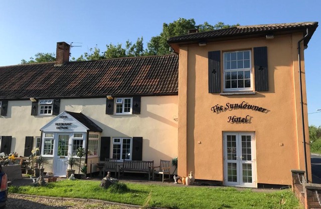 The Sundowner Hotel