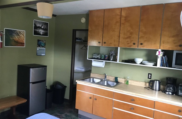 The Surf Hideaway is walking distance to everything Kona