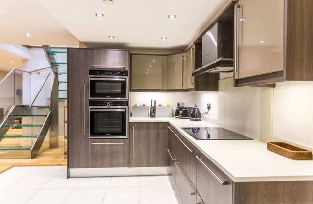 The Sweet Mews - Big & Bright 4bdr Mews Home in Ideal Location