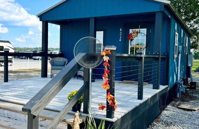 The Tackle Box at Reelfoot Lake, 1 bed 1 bath Tiny House Pet Friendly