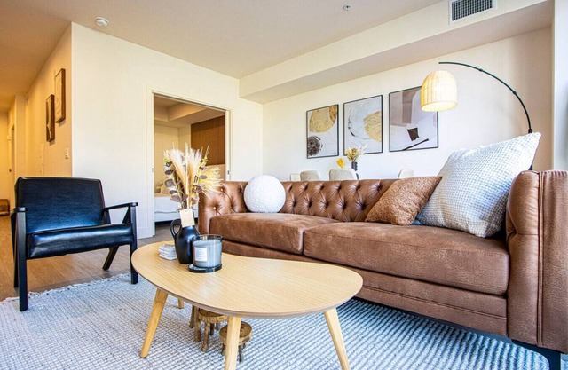 The Taylor - Lux Condo w/Rooftop Pool, Spa & Gym