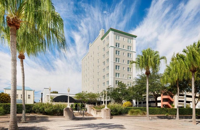 The Terrace Hotel Lakeland, Tapestry Collection by Hilton