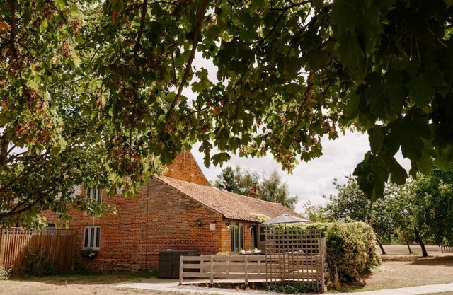 The Threshing Barn - relaxing countryside spa break