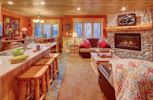 Canyons - Belle Timber Wolf Lodges 2BR / 2. 5BA Townhome