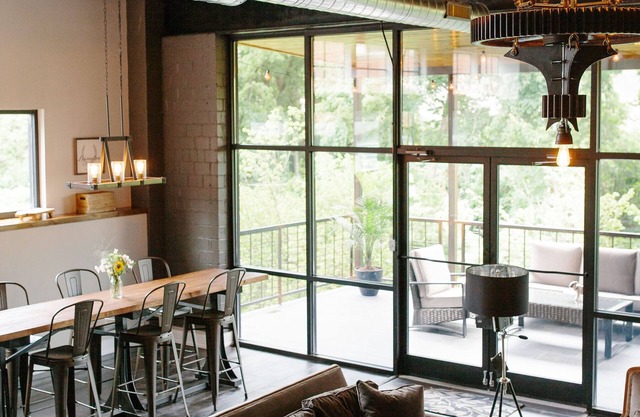 The Top Shelf Condo! For Explorers Seeking An Exclusive Kentucky Experience