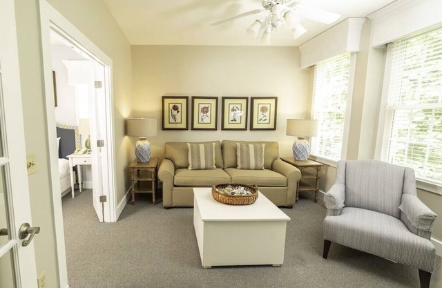 The Townes at King's Creek Resort - 4 bedrooms, 2 sunrooms, and much more