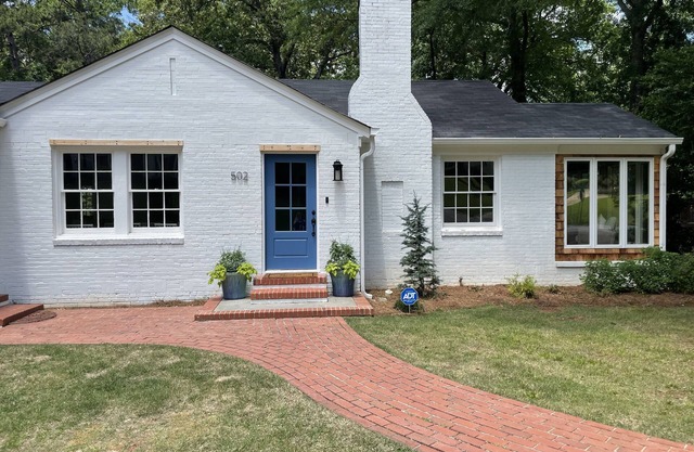 The Townie near Sweetland- Beautifully renovated, PERFECT LOCATION!