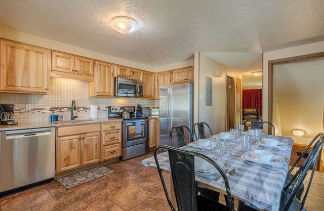 The Trailhead Townhouse - Roam Property Management
