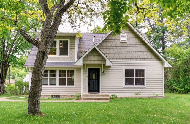 Charming Taylors Falls Home w/ Deck, Fire Pit