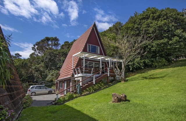 La maison de l'arbre Wairoro Park - Russell Holiday Home